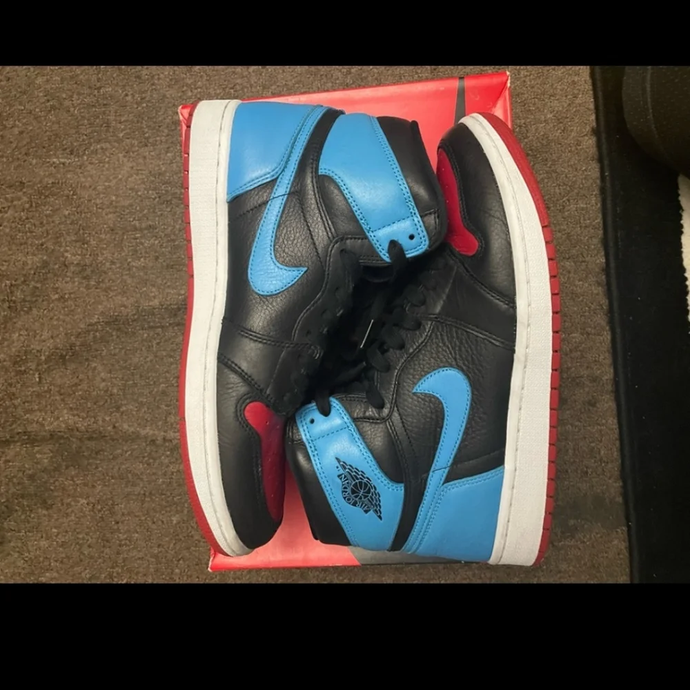 Jordan 1 Retro UNC to Chicago - Picture 4 of 10